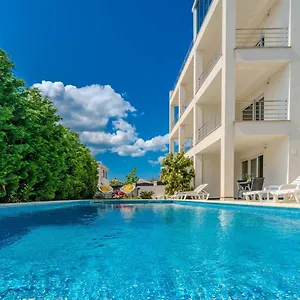 Carlotta Apartament